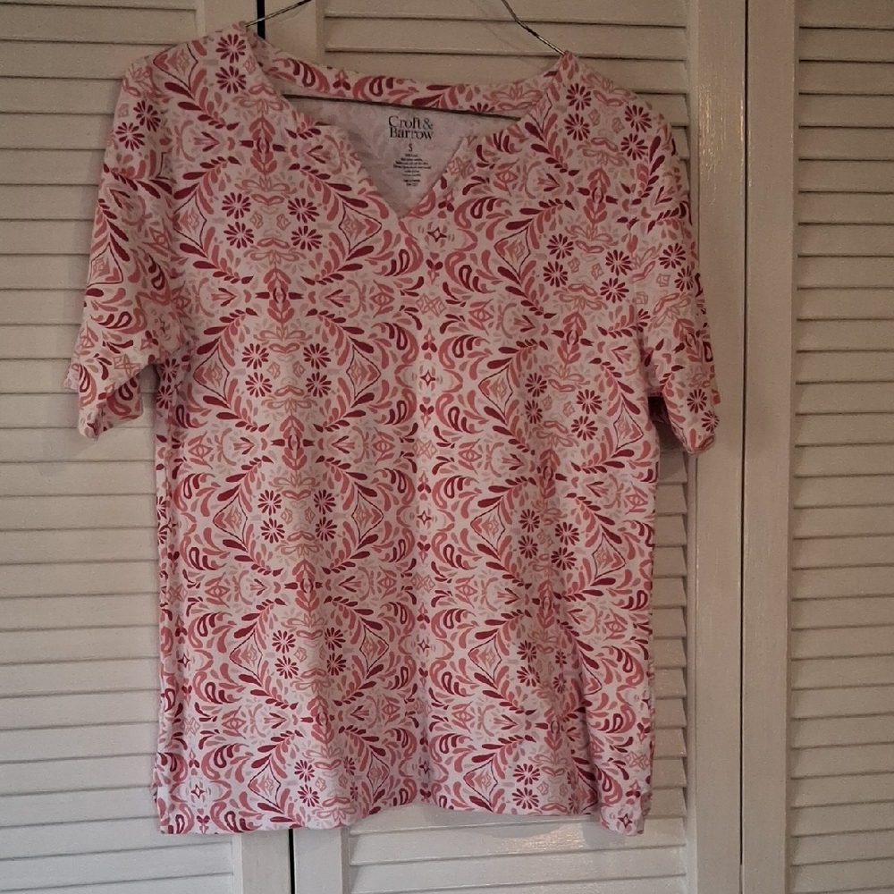 Croft & Barrow Pink and White Floral Blouse